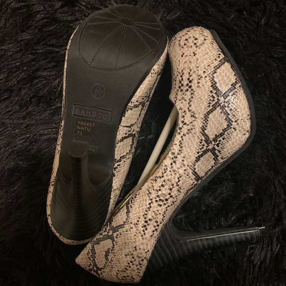 Snakeskin Pumps NWOT Animal Print Heels By Bamboo - Picture 4 of 6